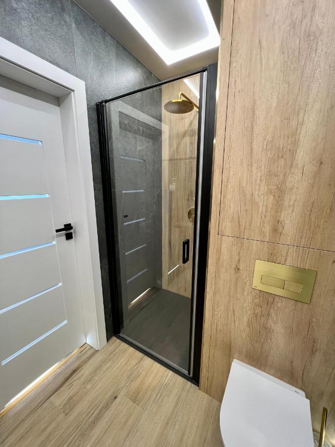 Zloty Apartament ทิโคชิน ภายนอก รูปภาพ